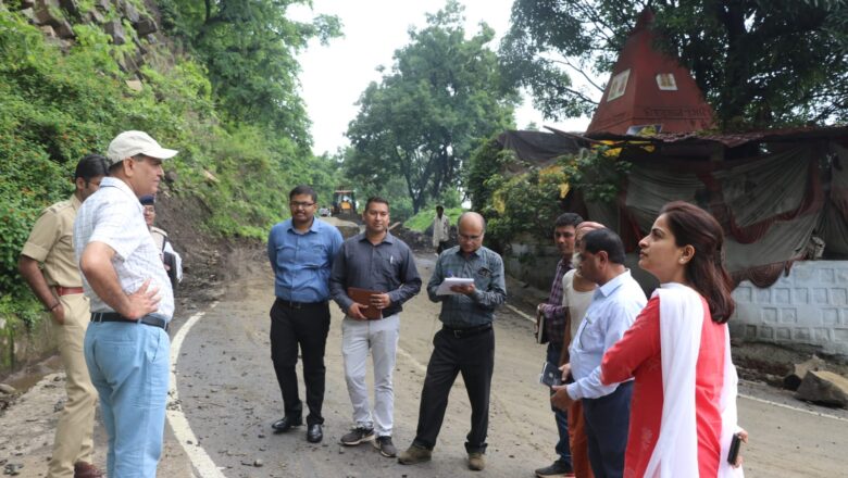 अनूपपुर: संभागायुक्त ने किरर घाट का लिया जायजा, कहा-निर्माण कार्य तेजी से प्रारंभ करें