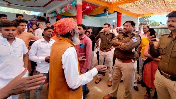 खंडवाः शिव मंदिर में दलित युवक को पूजा करने से रोकने पर बवाल, पुलिस ने कराई पूजा