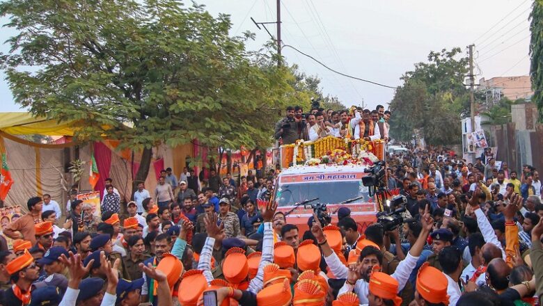 मप्रः मुख्यमंत्री डॉ. यादव का जगह-जगह मंच लगाकर उज्जैनवासियों ने किया स्वागत