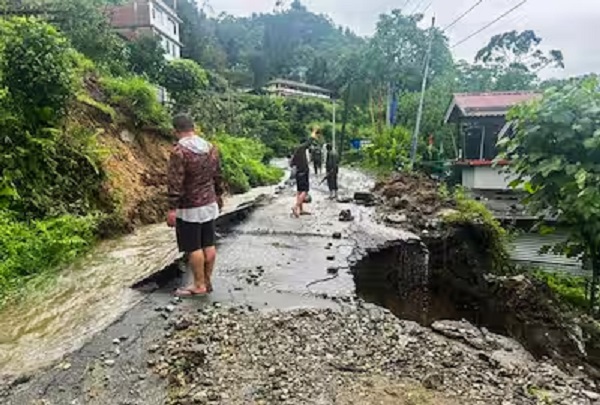 नेपाल में भूस्खलन और बाढ़ से एक ही दिन में 10 लोगों की मौत