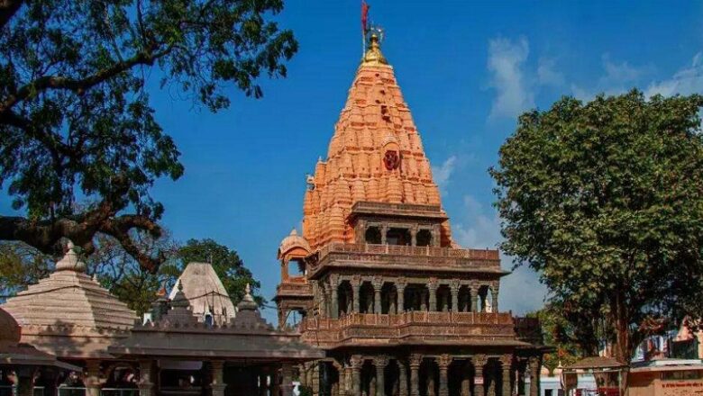 उज्जैनः महाकाल मंदिर के ऊपर ड्रोन उड़ा रहे थे हैदराबाद के तीन युवक, पकड़ाए