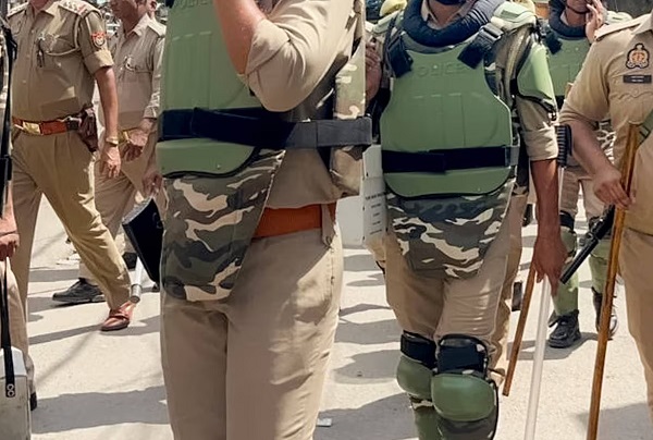 MP: छतरपुर में जुआं फड़ पर पुलिस का एक्शन, 24 गिरफ्तार, 50 लाख की सामग्री जब्त