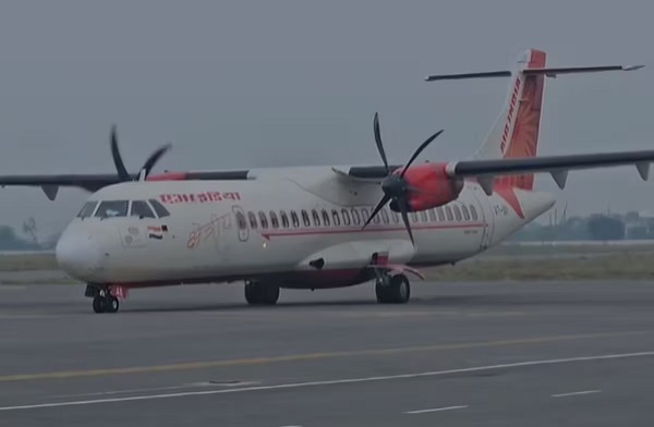 MP: रीवा एयरपोर्ट पर पहली बार उतरा 72 सीटर विमान, दिल्ली के लिए जल्द शुरू होगी उड़ान