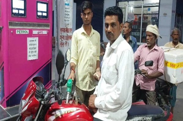 कच्चे तेल की कीमतों में भारी उछाल… फिर भी पेट्रोल-डीजल के रेट में कोई बदलाव नहीं