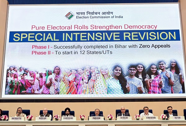 देश के 12 राज्यों में SIR की प्रक्रिया आज से शुरू, जानें कौन से डाक्यूमेंट होंगे जरूरी?