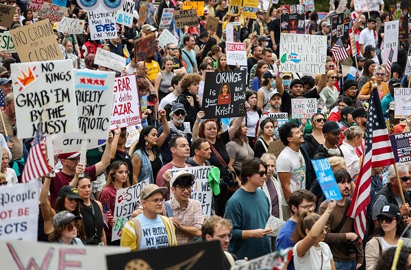 US में ट्रंप का विरोध, तानाशाही रवैए के खिलाफ बड़ा आंदोलन… सड़कों पर उतरे हजारों लोग