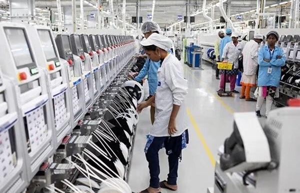 टेक दिग्गज अजय चौधरी बोले- भारत का सारा डेटा चीन जा चुका… हम सिर्फ मोबाइलों के पेंच कस रहे