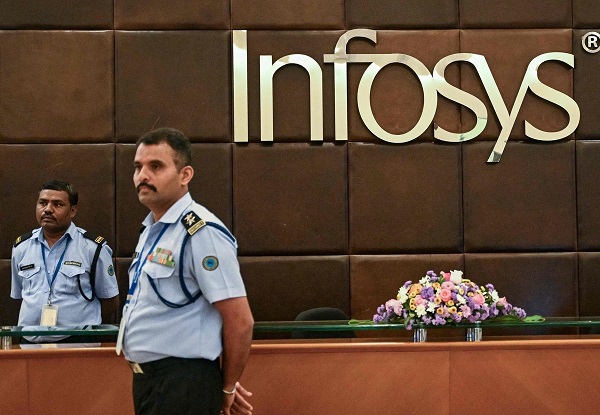 Infosys में इस साल अब तक 12000 फ्रेशर्स की भर्ती, दूसरी तिमाही में कंपनी का मुनाफा 13% बढ़ा