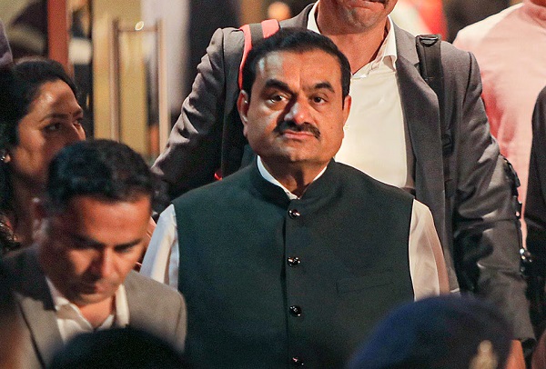 सहारा इंडिया अपनी 88 संपत्तियां अडानी ग्रुप को बेचने की तैयारी में…. SC से मांगी अनुमति