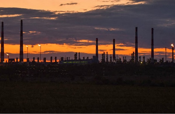 यूक्रेन का ड्रोन अटैक…. रूस के सबसे बड़े गैस प्लांट में लगी भीषण आग