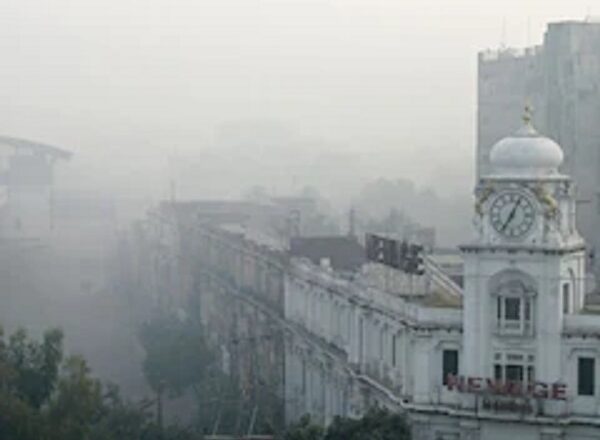 लाहौर बना दुनिया का सबसे प्रदूषित शहर, अब सांस लेना भी मुश्किल