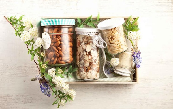 रोशनी के त्योहार का जश्न मनाएं कैलिफ़ोर्निया बादाम की अच्छाई के साथ