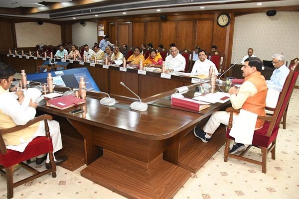 शून्य प्रतिशत ब्याज दर पर कृषकों को फसल ऋण दिये जाने की योजना को निरंतर रखे जाने का निर्णय