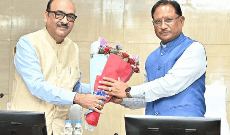 जनहित में लापरवाही बर्दाश्त नहीं की जाएगी: मुख्यमंत्री विष्णुदेव साय ने कलेक्टर्स कॉन्फ्रेंस में दिखाई सख्ती