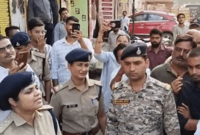 ग्वालियर में सुंदरकांड को लेकर हंगामा, सीएसपी हिना खान ने लगाया ‘जय श्रीराम’ का जयकारा