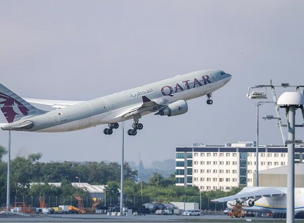 फ्लाइट में शाकाहारी यात्री को दिया मांस, मौत के बाद कतर एयरवेज पर FIR