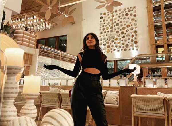 शिल्पा शेट्टी के रेस्तरां में 1.5 लाख की वाइन, 1050 का सलाद, 920 की चाय…