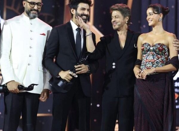 फिल्मफेयर में ‘लापता लेडीज’ का दबदबा, आलिया भट्ट और अभिषेक बच्चन ने जीते दिल