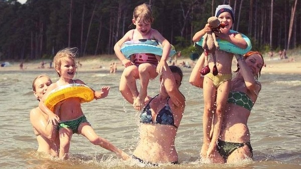 बच्चे पैदा करो और पैसा लो, इन देशों की सरकारें चल रहीं खास योजनाएं