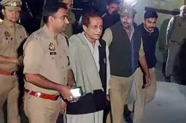 आजम खां और उनके बेटे की अचानक रात को जेल शिफ्ट नहीं कर सकेगी सरकार, कोर्ट से लेनी होगी अनुमति