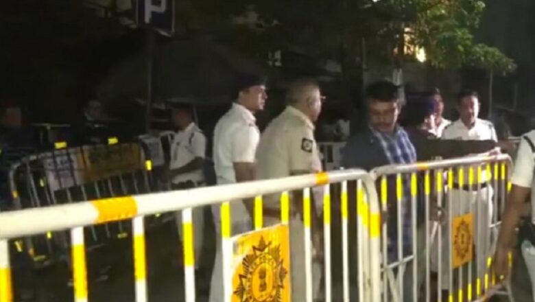 West Bengal : कोलकाता में SIR का विरोध, चुनाव आयोग दफ्तर के बाहर प्रदर्शन