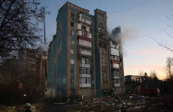 Russia ने यूक्रेन के खार्किव शहर पर की भारी बमबारी… 4 लोगों की मौत, 17 घायल