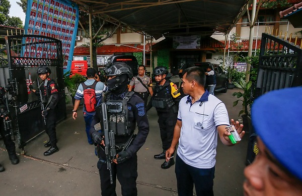 Indonesia: जकार्ता में नमाज के दौरान मस्जिद में ब्लास्ट… 50 से ज्यादा हुए घायल