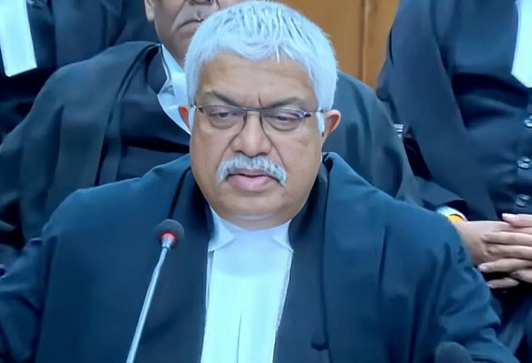 MP: हाईकोर्ट के जज श्रीधरन का शायराना अंदाज… विदाई समारोह में सुनाया राहत इंदौरी का शेर