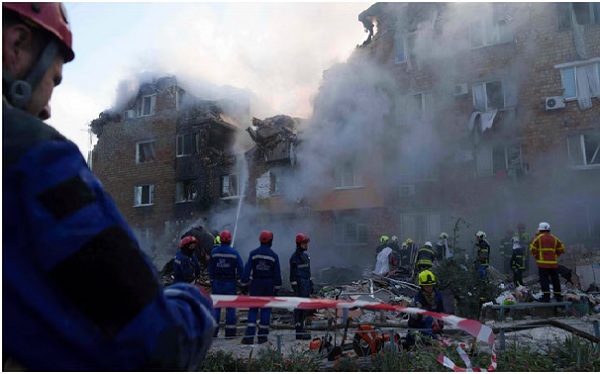 रूस ने यूक्रेन पर फिर किए ताबड़तोड़ हमले…कई इमारतें ध्वस्त.. 8 लोगों की मौतें और 35 घायल