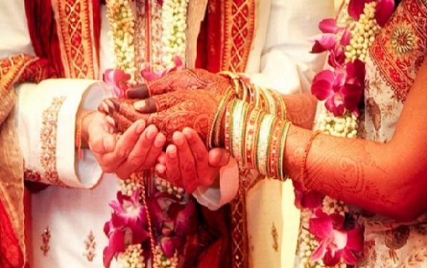 MP: उज्जैन में चल रही थी बच्चों की शादी की तैयारी, 8 दिन पहले समधन को ले भागा समधी