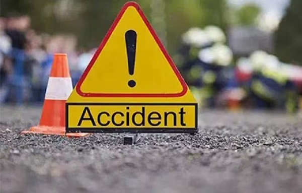 प. बंगालः दार्जिलिंग में गहरी खाई में गिरी कार, 3 लोगों की मौत और 5 घायल