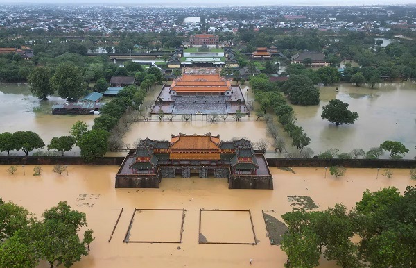 वियतनाम में भारी बारिश-बाढ़ ने मचाई तबाही. अब तक 35 लोगों की मौत, फसलें बर्बाद