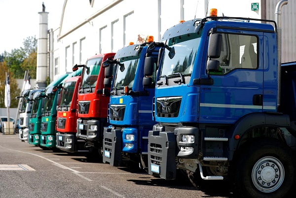 अमेरिका ने अंग्रेजी में फेल होने के कारण 7000 ट्रक ड्राइवरों को नौकरी से निकाला