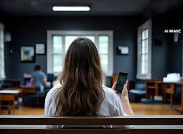 AI का दुरुपयोग, न्यूड फोटो बनाकर किया वायरल, 10वीं की छात्रा ने लगाई फांसी