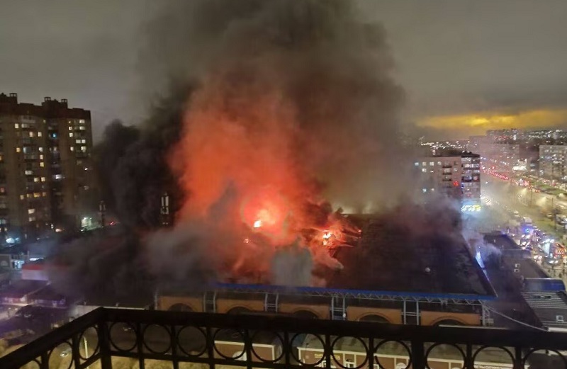 Ukraine War: धमाकों से दहला रूसी शहर सेंट पीटर्सबर्ग, सबसे बड़ा बाजार जलकर तबाह