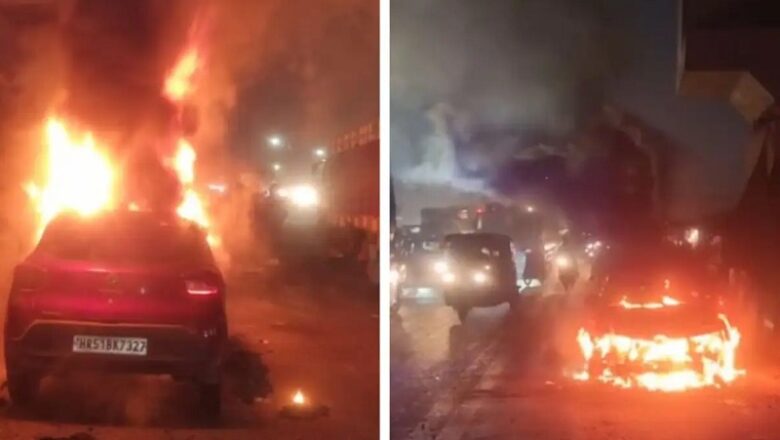 Delhi: वजीराबाद फ्लाईओवर पर कार में लगी आग, धू-धू कर जली…. अंदर लॉक हुए शख्स की ऐसे बची जान