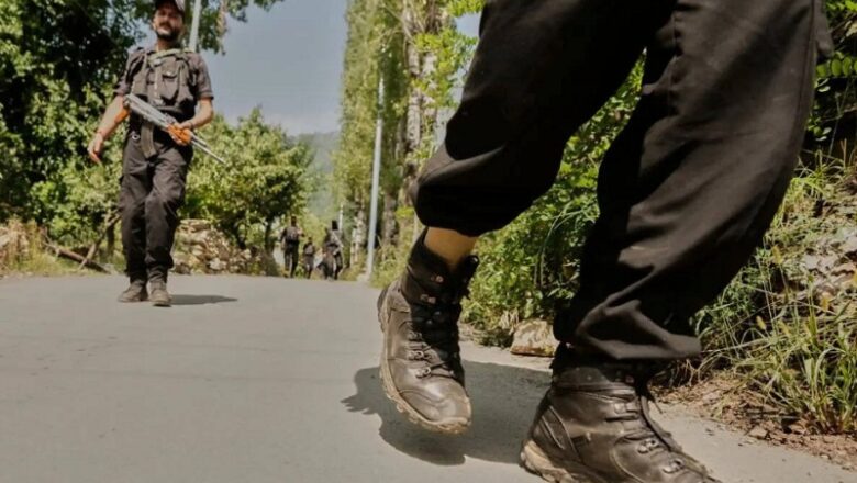 J&K: कुपवाड़ा में PIA लिखा गुब्बारा और बारामूला में मिला पाकिस्तानी झंडा… सुरक्षा एजेंसियां हुईं एक्टिव