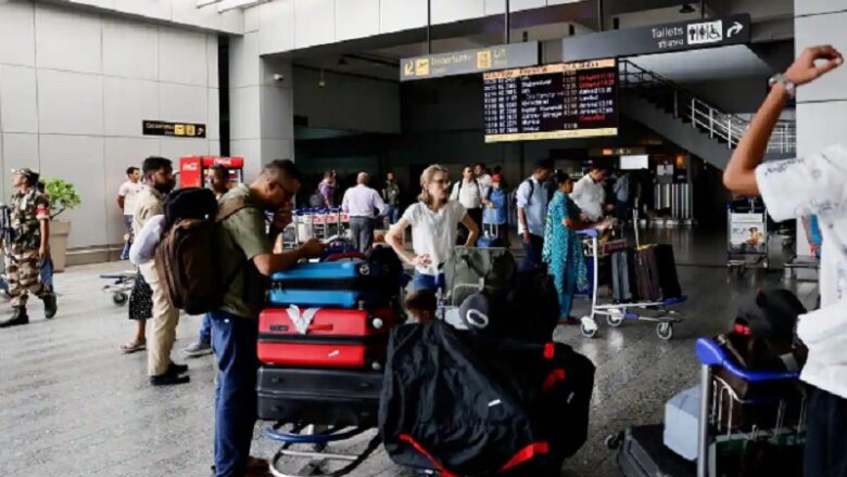 इनाम के साथ फ्री एयर टिकट भी.. इच्छा से देश छोड़ने वाले प्रवासियों को ट्रंप प्रशासन का ऑफर