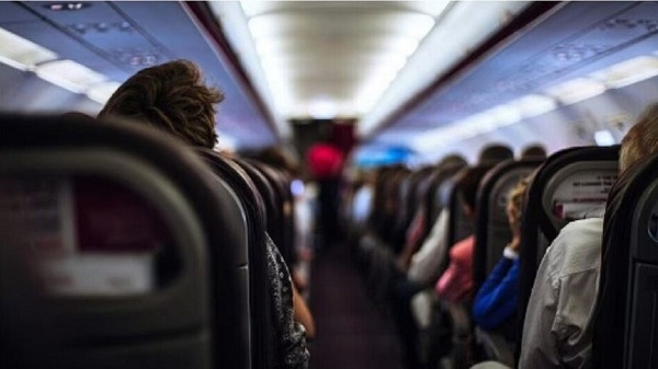 फ्लाइट में महिला को गलत तरीके से छूने का आरोप, केस दर्ज