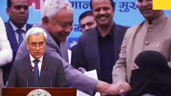 नीतीश कुमार के हिजाब खींचने पर पाकिस्तान ने भी की कड़ी निंदा, बोला- दूसरे धर्म में …..