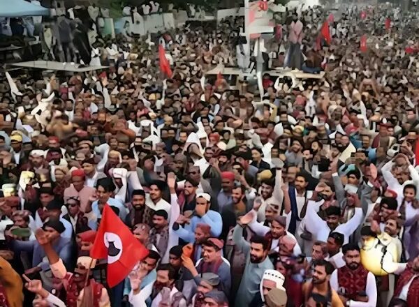 कराची में सिंधुदेश की मांग को लेकर बवाल, राजनाथ सिंह का बयान वायरल