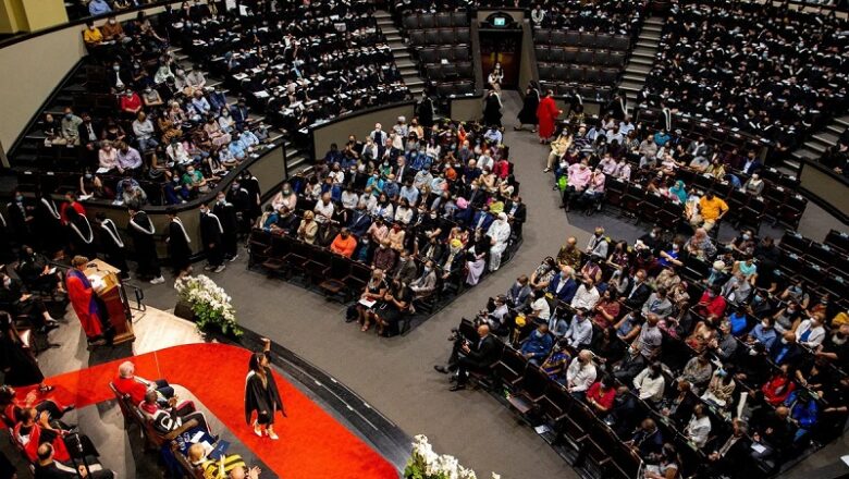 Canada में लाखों भारतीयों पर मंडरा रहा खतरा… खत्म होने वाले हैं अस्थाई वर्क और स्टडी परमिट