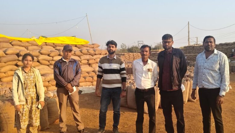बलौदाबाजार : अवैध धान खपाने की कोशिश पर प्रशासन की कार्रवाई, रसेडा और खैरी में धान जब्त