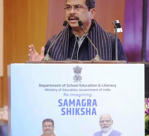 स्कूलों को समाज से जोड़ना होगा: धर्मेंद्र प्रधान