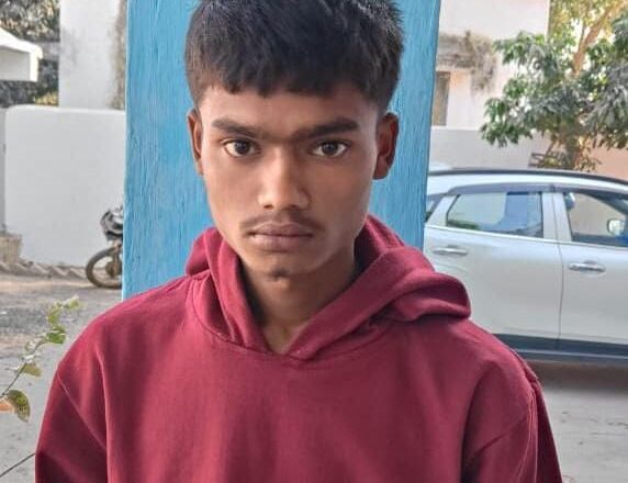 बम्हीनडीह में भाई की चाकू मारकर हत्या करने वाला आरोपित चंद घंटों में गिरफ्तार