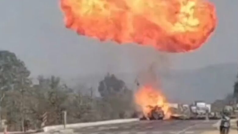 छत्तीसगढ़ के नेशनल हाइवे-53 पर गैस सिलेंडर लदी पिकअप में भीषण आग