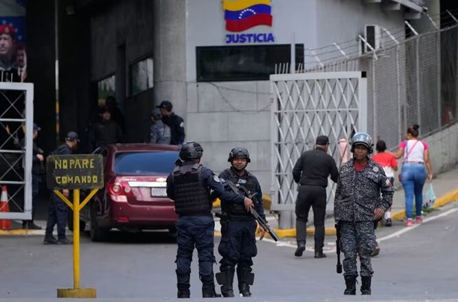 वेनेजुएला की अंतरिम सरकार ने कम से कम चार अमेरिकियों को रिहा किया