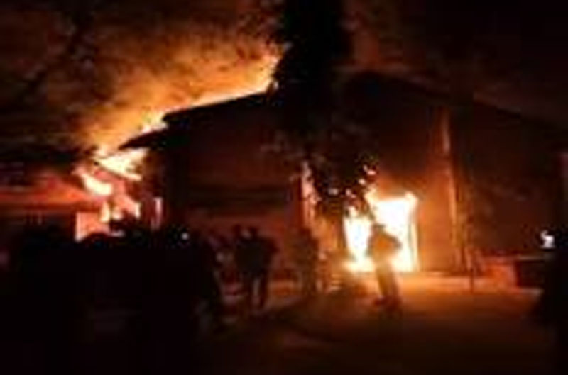 डीईओ कार्यालय में आग की घटना, कई महत्वपूर्ण दस्तावेज जलकर हुए राख