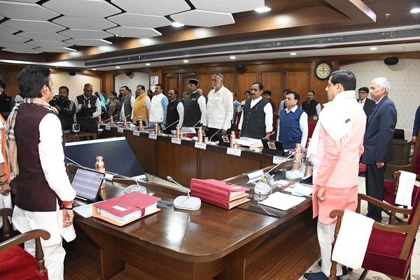 मंत्रि-परिषद की बैठक : शिक्षकों के लिए चतुर्थ क्रमोन्नत वेतनमान योजना लागू- 322 करोड़ 34 लाख रुपये की स्वीकृति