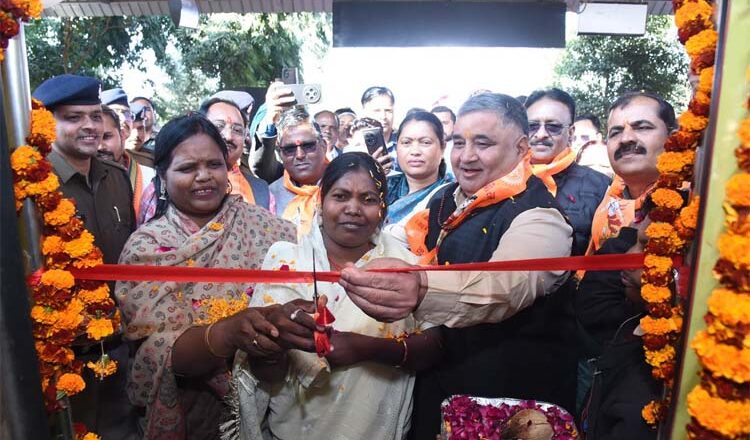 850 भक्त रामलला के दर्शन के लिए अयोध्या रवाना, पर्यटन एवं संस्कृति मंत्री ने दिखाई हरी झंडी